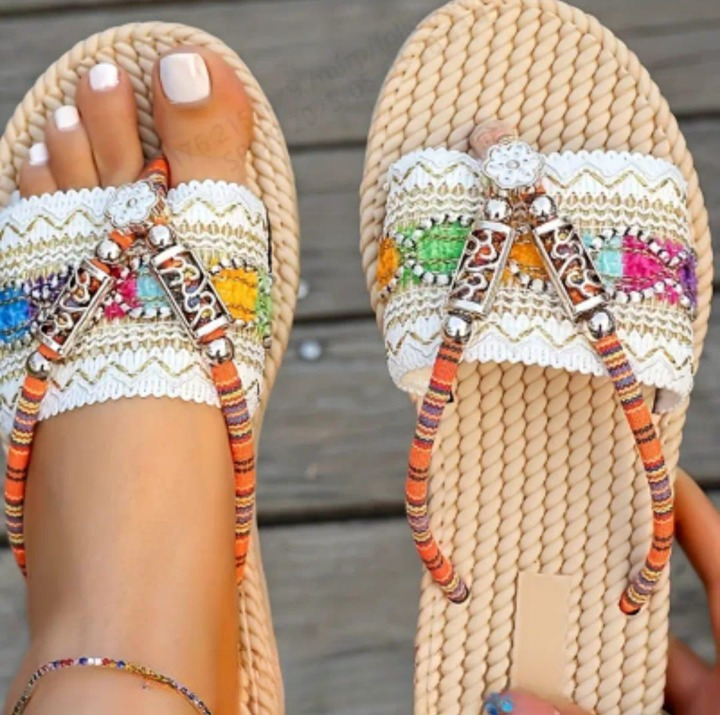 Sandales style ethnique